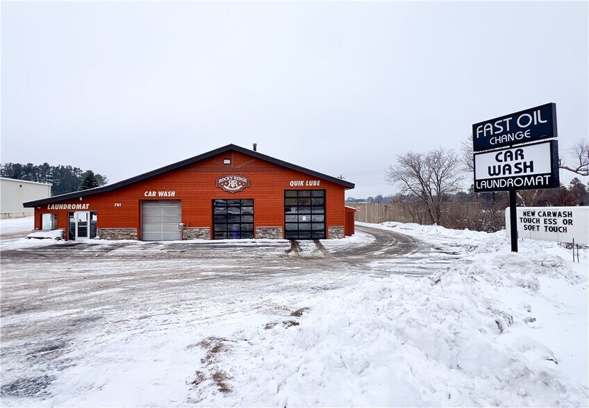 More Photos Of 701 S River St, Spooner Carwash For Sale