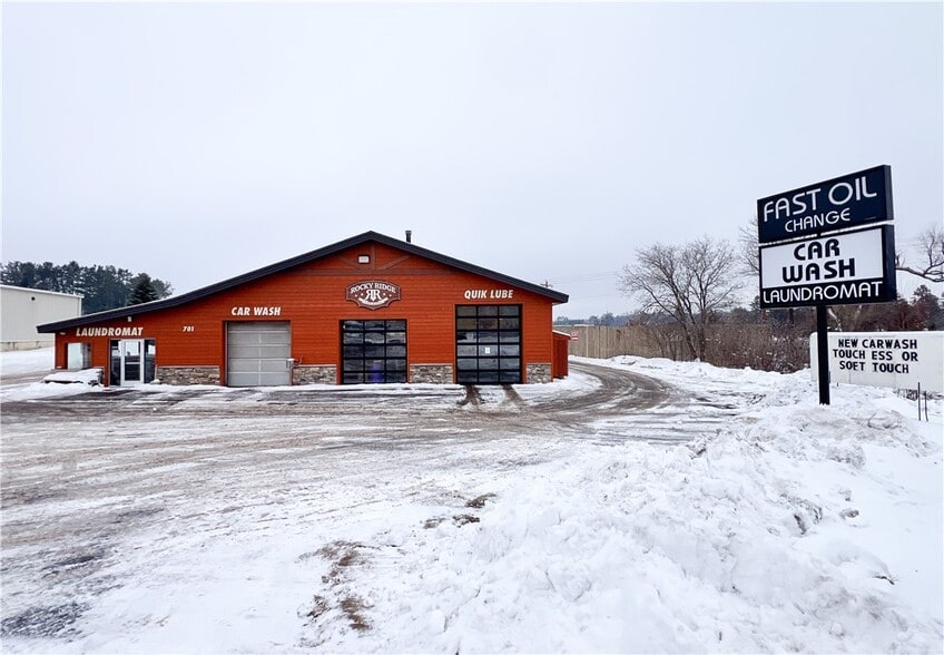 More Photos Of 701 S River St, Spooner Carwash For Sale