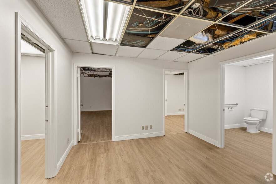 More Photos Of 2501 W Hillsboro Blvd, Deerfield Beach Office For Sale