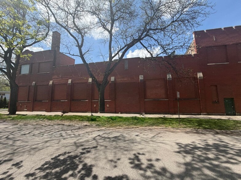 More Photos Of 609 South Blvd, Evanston Warehouse For Sale