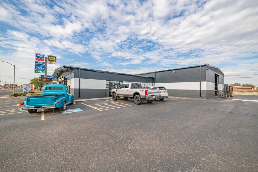 More Photos Of 3300 W Wall St, Midland Freestanding For Sale