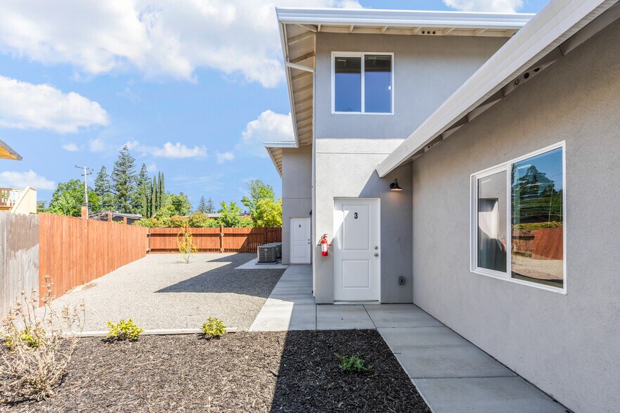 More Photos Of 2409 Cava Ct, Sacramento Apartments For Sale
