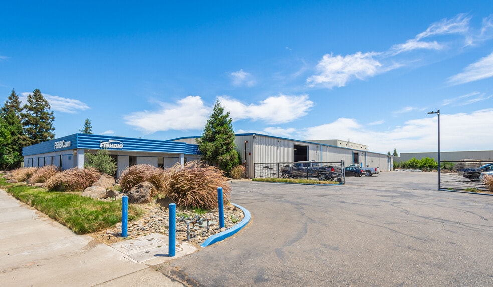 More Photos Of 1617 S Yosemite Ave, Oakdale Warehouse For Sale