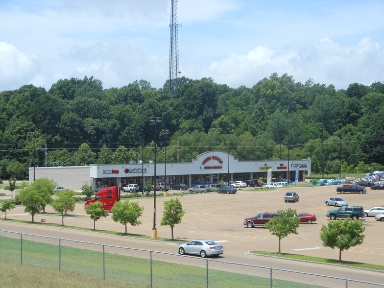 More Photos Of 2310 Iowa Blvd, Vicksburg Freestanding For Lease