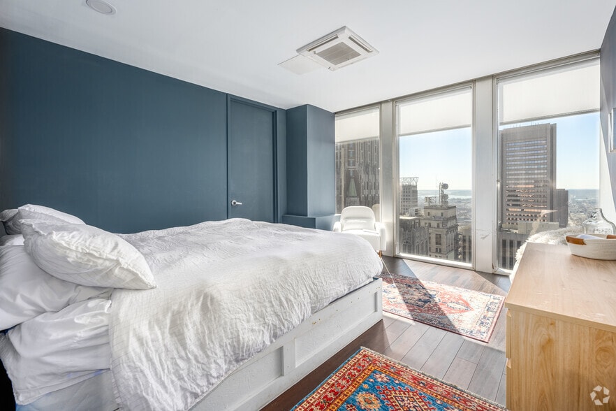 More Photos Of 1 N Charles St, Baltimore Office For Sale