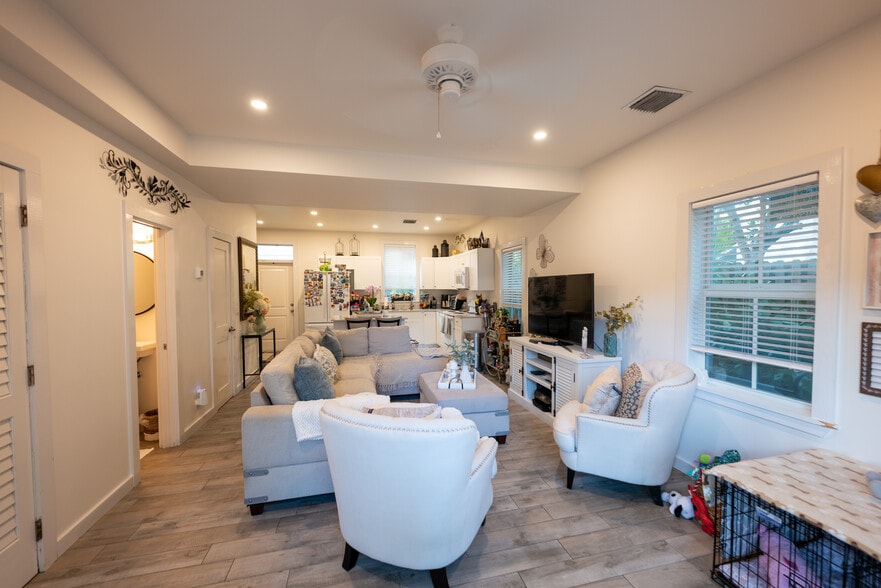 More Photos Of 1028 Truman Ave, Key West Storefront Retail Residential For Sale