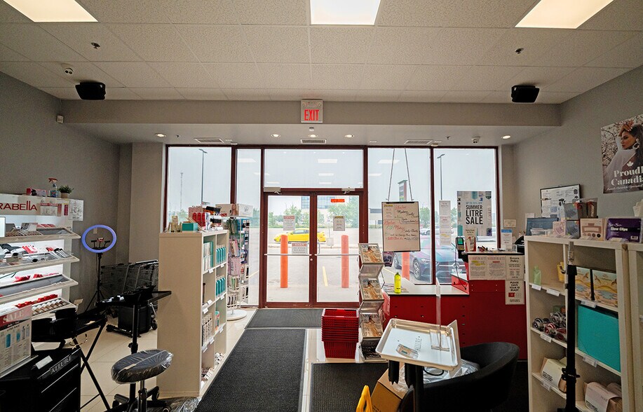 More Photos Of 675 Empress St, Winnipeg Storefront For Lease