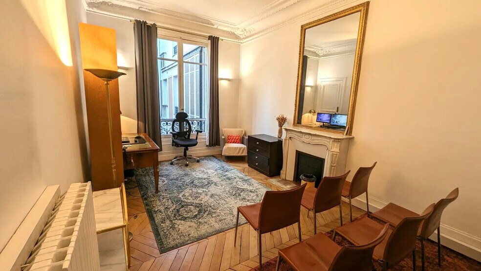 More Photos Of 90 Rue D'Amsterdam, Paris Office For Sale
