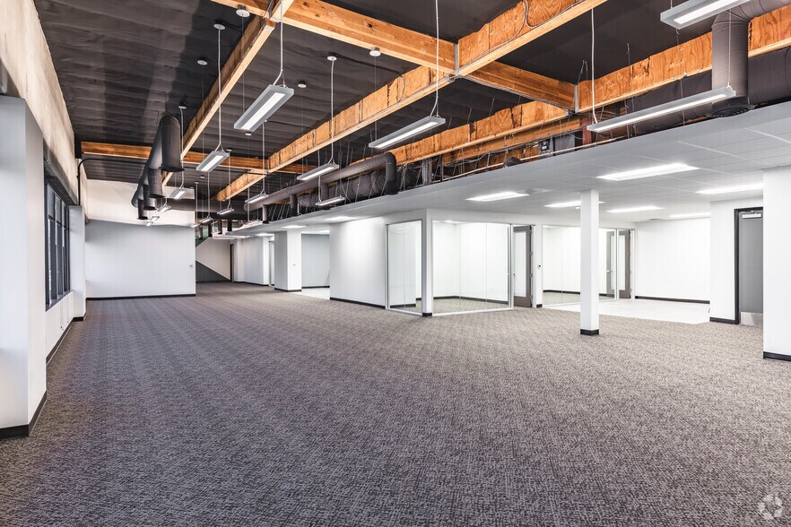 More Photos Of 5575 Ruffin Rd, San Diego Unknown For Lease