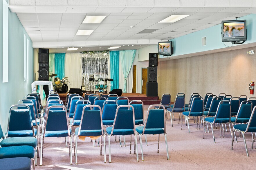 More Photos Of 3601 E Moody Blvd, Bunnell Religious Facility For Sale