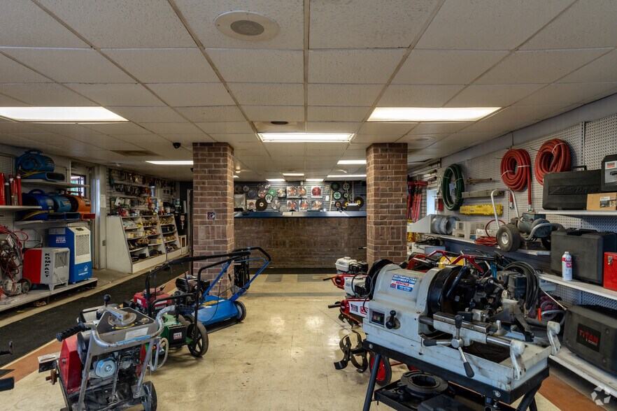 More Photos Of 49260 Van Dyke Ave, Shelby Township Warehouse For Sale
