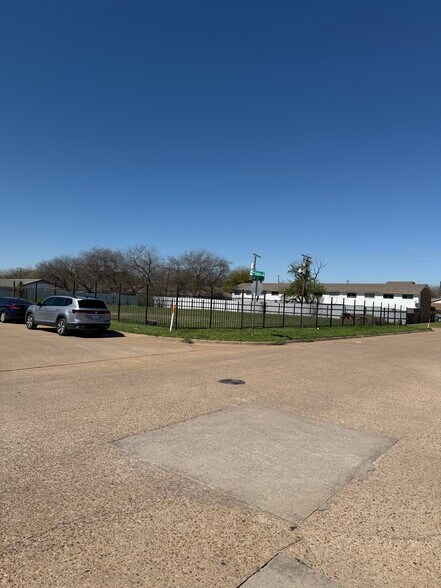 More Photos Of 2400 NW Dallas St, Grand Prairie Land For Sale