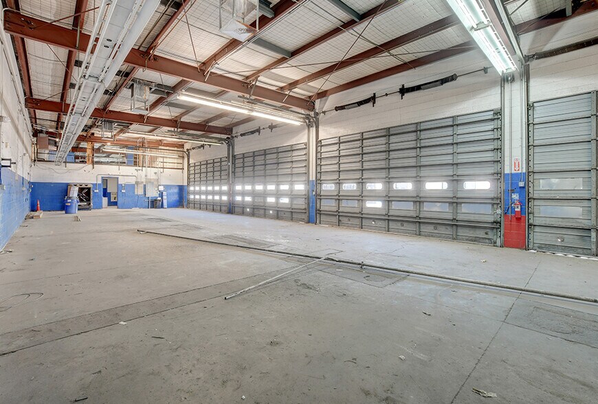 More Photos Of 2100 S Decatur Blvd, Las Vegas Auto Repair For Sale