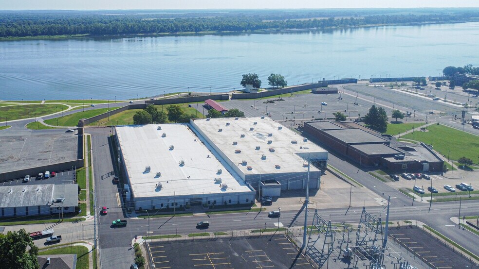 More Photos Of 322 N 3rd St, Paducah Warehouse For Lease