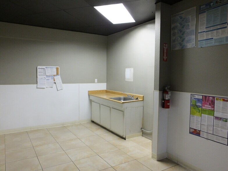 More Photos Of 44143-44147 20th St W, Lancaster Medical For Sale