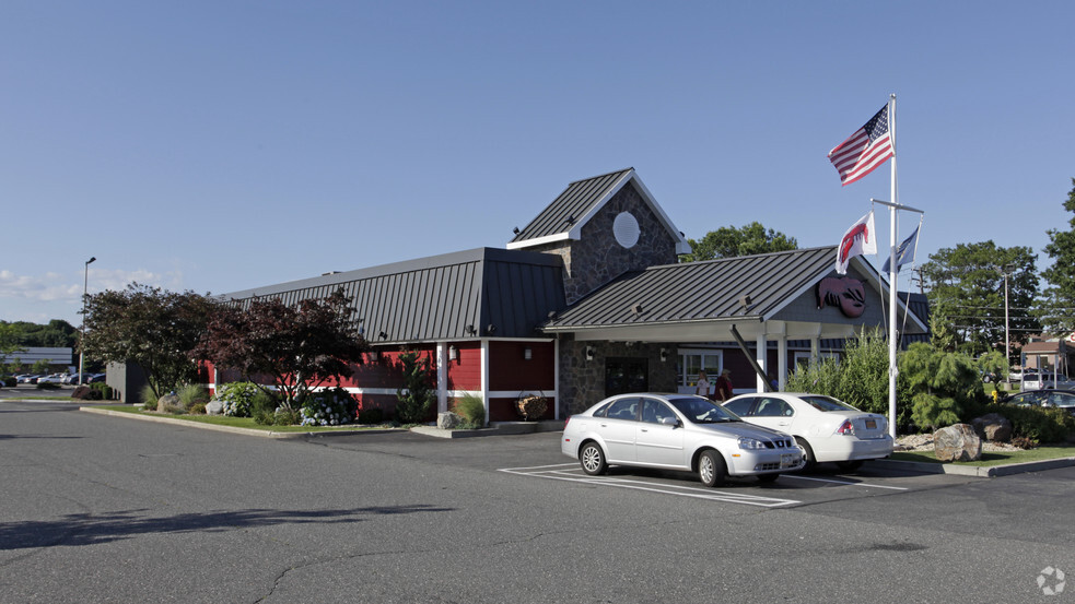 Primary Photo Of 2220 Nesconset Hwy, Stony Brook Restaurant For Lease