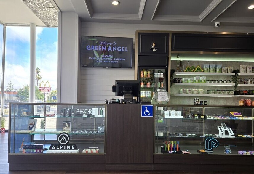 More Photos Of 14000 Ventura Blvd, Sherman Oaks Freestanding For Sale