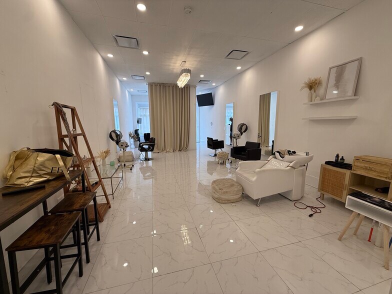 More Photos Of 40 Wall St, Norwalk Freestanding For Lease