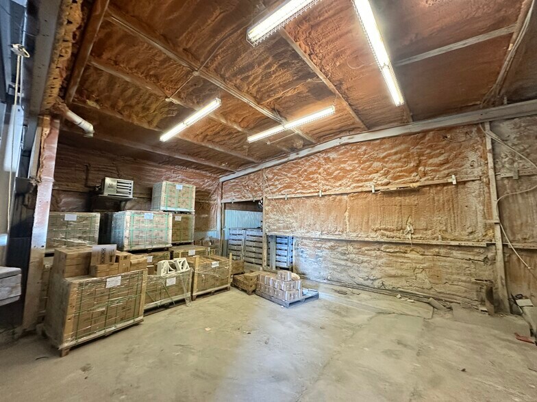 More Photos Of 5225 6th St SE, Calgary Warehouse For Lease