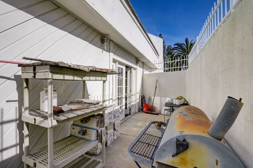 More Photos Of 733 N Mountain Ave, Upland Restaurant For Sale