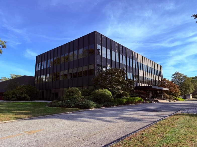 More Photos Of 420 Columbus Ave, Valhalla Office For Lease