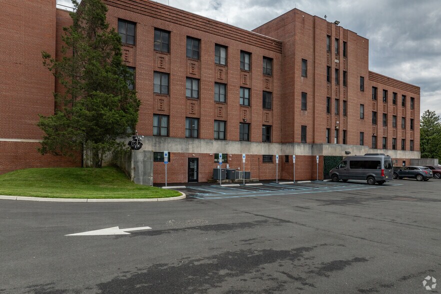 More Photos Of 1000 Sanger Ave, Oceanport Office For Lease