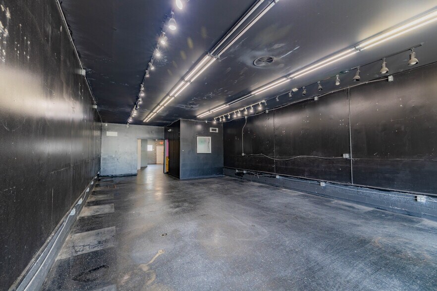 More Photos Of 22220-22228 Gratiot Ave, Eastpointe Storefront Retail Office For Sale