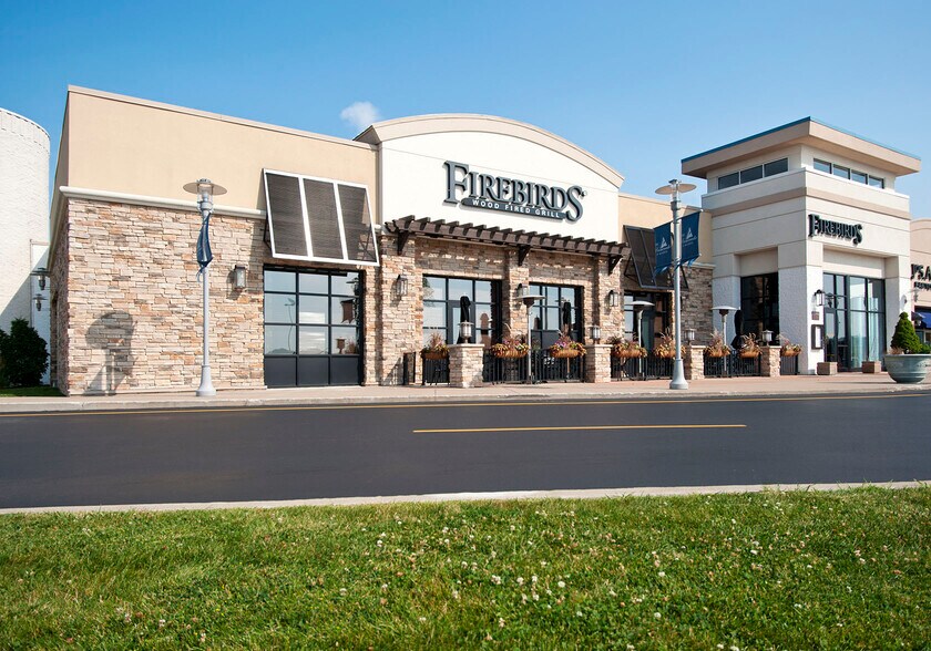 More Photos Of 654 Millcreek Mall, Erie Unknown For Lease