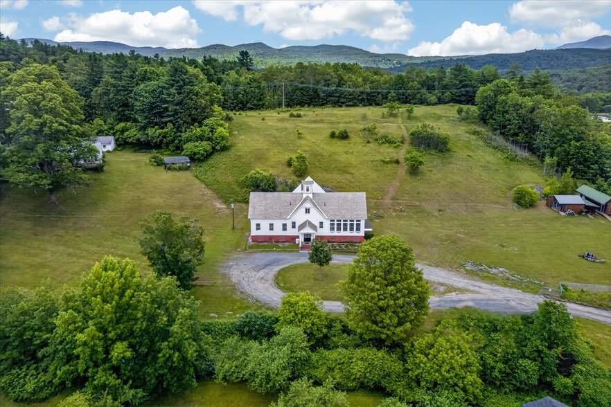 Primary Photo Of 66 Duttonsville School dr, Cavendish Schools For Sale