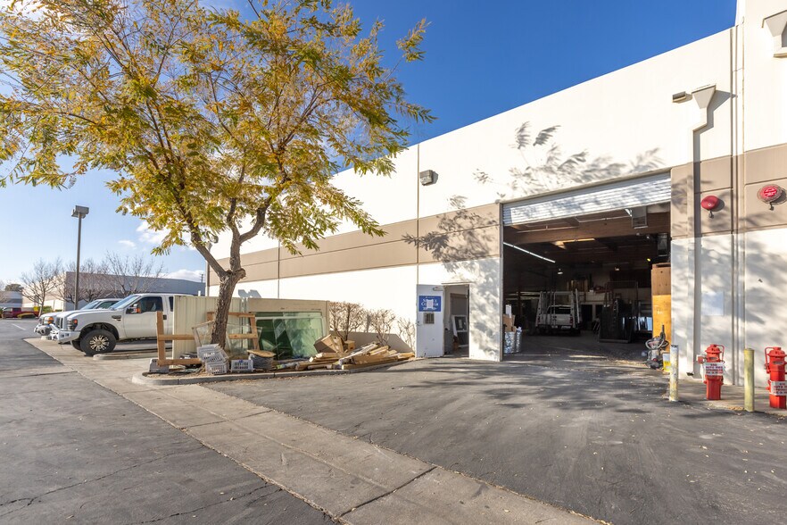 More Photos Of 608 E Rancho Vista Blvd, Palmdale Service For Sale