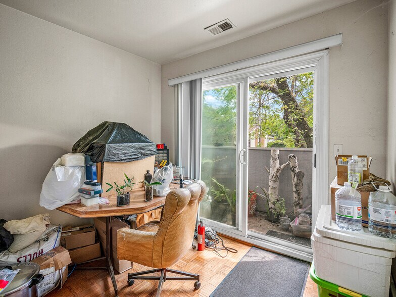More Photos Of 718 13th St, Sacramento Apartments For Sale