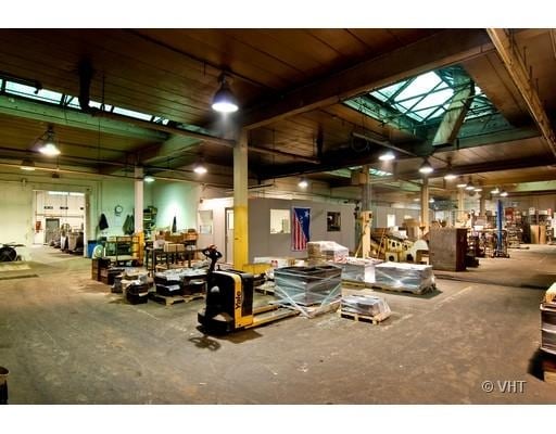 More Photos Of 6501 N Avondale Ave, Chicago Manufacturing For Lease