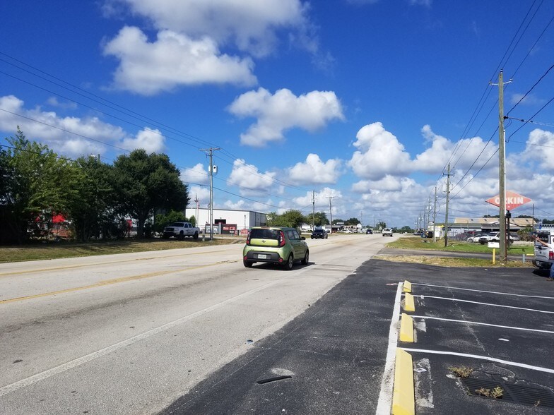 More Photos Of 3411 Recker Hwy, Winter Haven Flex For Lease