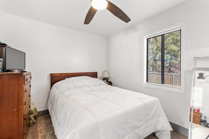 More Photos Of 1129-1135 Hunter Lake Dr, Reno Storefront Retail Residential For Sale