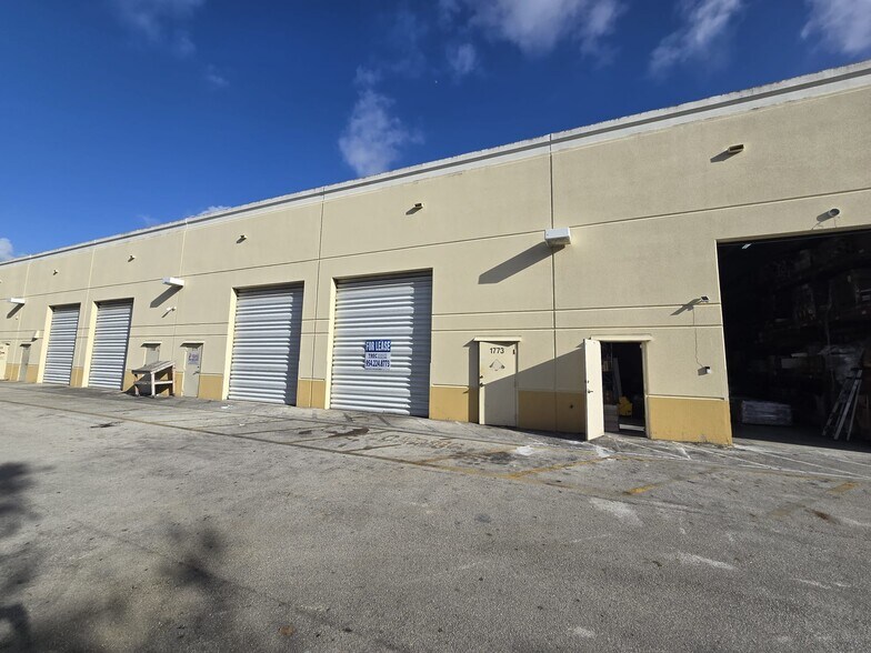 More Photos Of 1747-1781 Banks Rd, Margate Flex For Lease