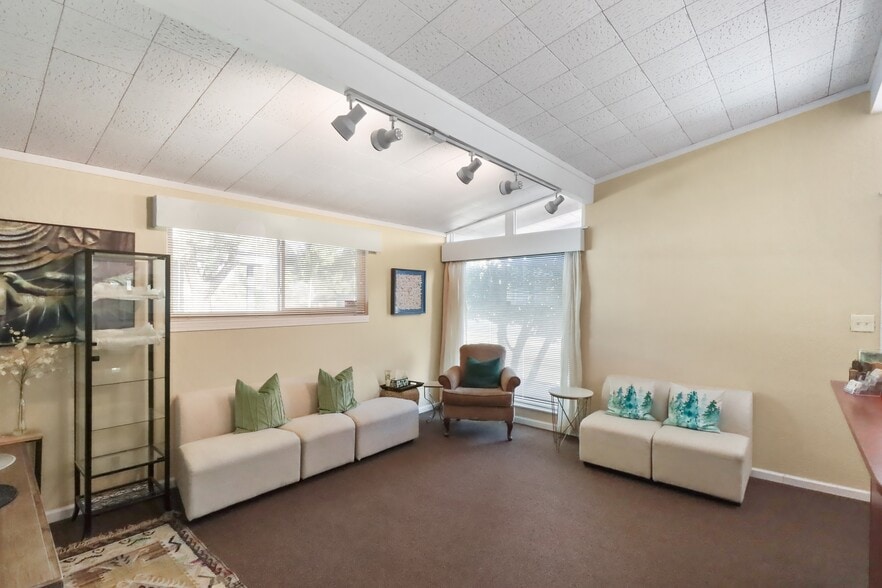 More Photos Of 4731 El Camino Ave, Carmichael Office For Sale