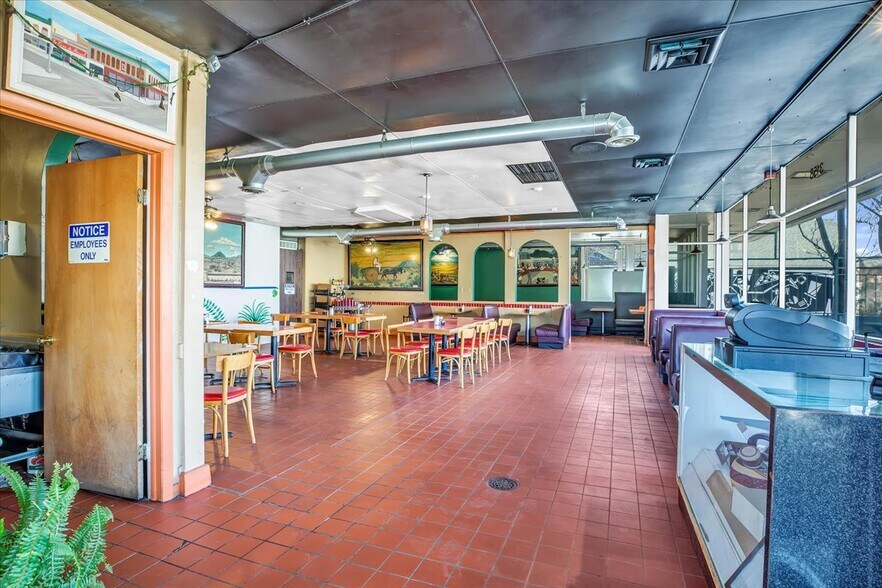 More Photos Of 3158 Larimer St, Denver Restaurant For Sale
