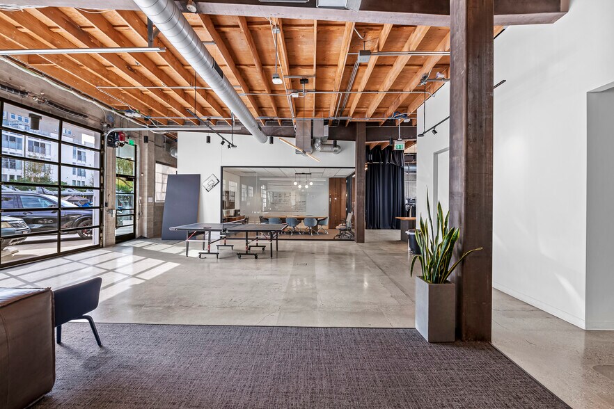 More Photos Of 4095-4115 Redwood Ave, Marina Del Rey Loft Creative Space For Lease