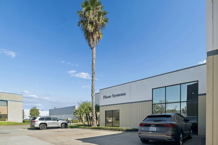 More Photos Of 5130 E Hunter Ave, Anaheim Warehouse For Sale