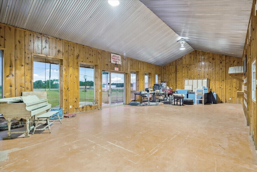 More Photos Of 21540 Interstate 20 & Hwy 64, Canton Warehouse For Sale