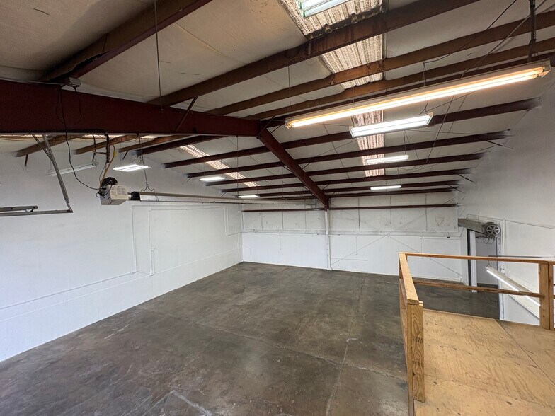 More Photos Of 9260 SE 74th Ave, Portland Industrial For Lease