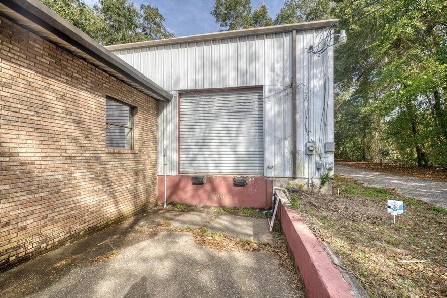 More Photos Of 1014 Creighton Rd, Pensacola Flex For Lease