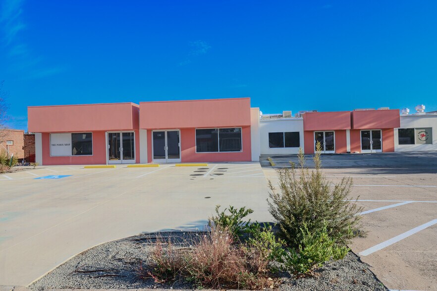 More Photos Of 2714 Bomar Ave, Dallas Restaurant For Lease