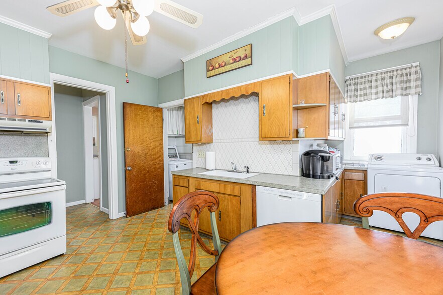 More Photos Of 821 State St, New Haven Multifamily For Sale