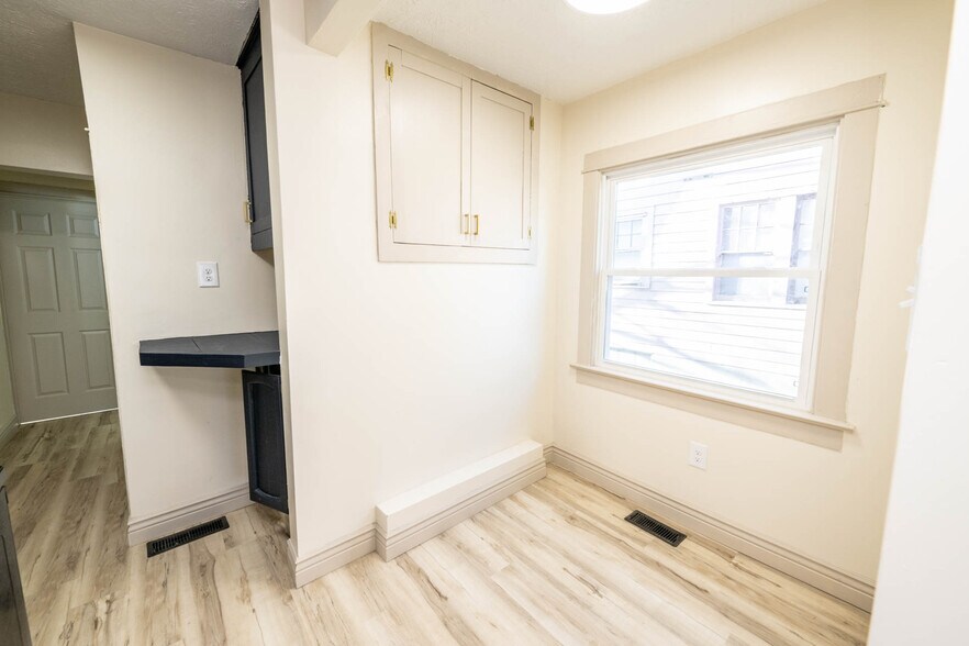 More Photos Of 128 E Bruce Ave, Dayton Multifamily For Sale