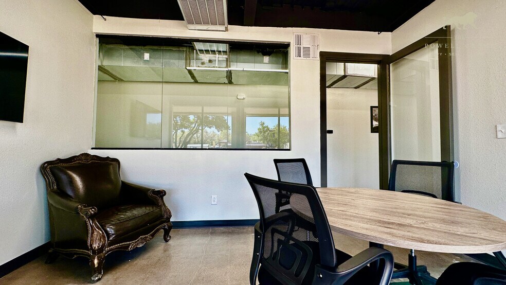 More Photos Of 3610 34th St, Lubbock Office For Sale