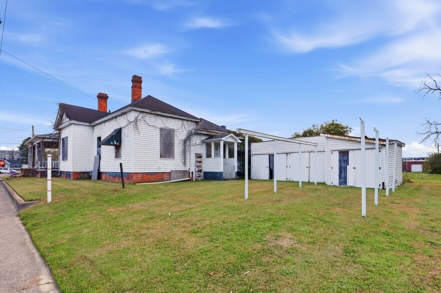 More Photos Of 107 E Vernon Ave, Kinston Healthcare For Sale