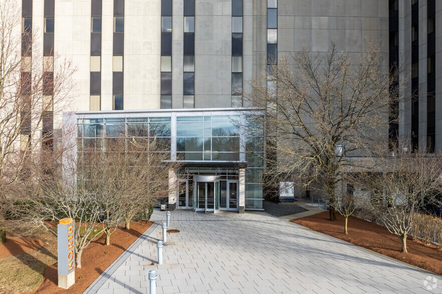 More Photos Of 900 Chelmsford St, Lowell Office For Lease