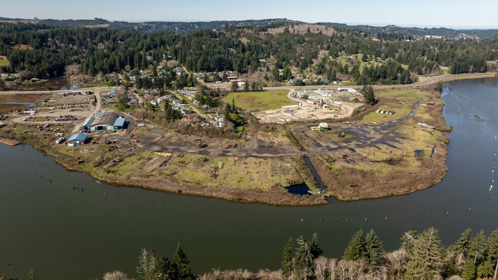 More Photos Of 93761 Hackett Ln, Coos Bay Distribution For Sale