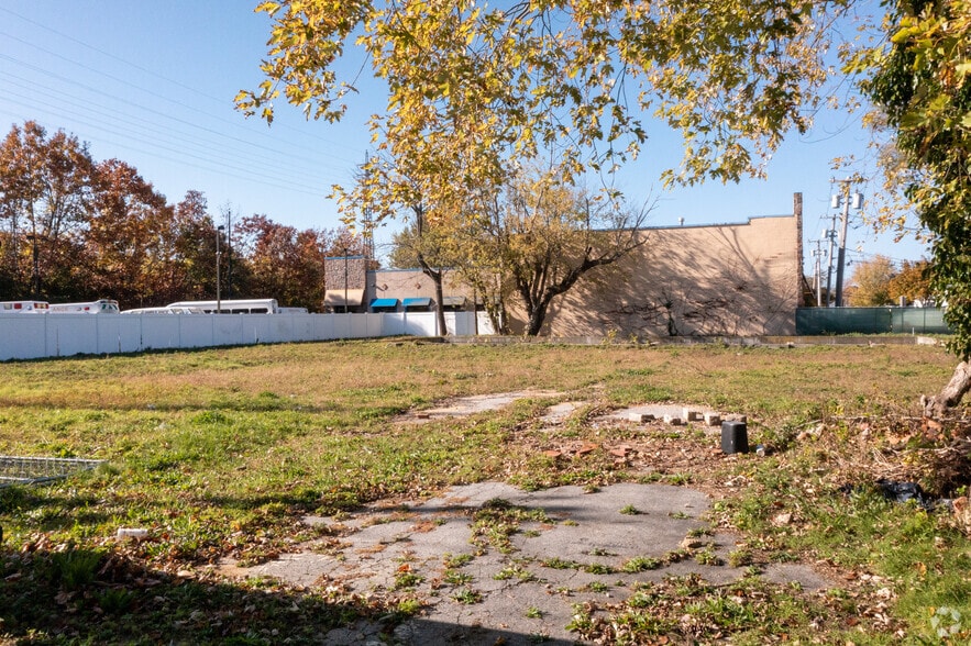 More Photos Of 33 Park Pl, Lynbrook Land For Sale